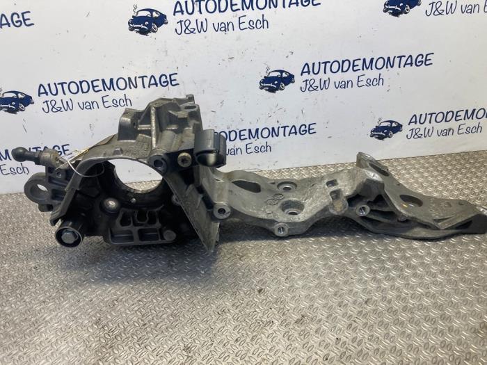 Gebruikte Dynamosteun boven Volkswagen Polo VI (AW1) 1.6 TDI 16V 95 Prijs € 48,40 Inclusief btw aangeboden door Autodemontage J&W van Esch