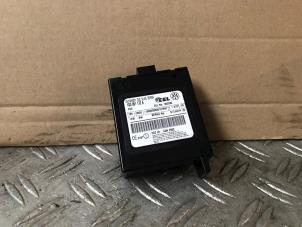 Gebruikte Alarm sensor Volkswagen Eos (1F7/F8) 3.2 V6 24V Prijs € 29,99 Margeregeling aangeboden door Autodemontage Gout