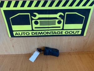 Gebruikte Deurvanger 4Deurs rechts-voor Volkswagen Polo V (6R) 1.2 TDI 12V BlueMotion Prijs € 19,99 Margeregeling aangeboden door Autodemontage Gout