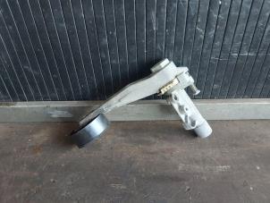 Gebruikte Spanner multiriem Mini Mini (R56) 1.6 16V Cooper Prijs € 15,00 Margeregeling aangeboden door Autodemontage Gout