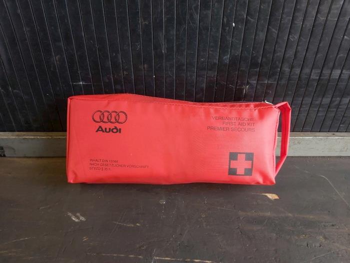 Gebruikte Diversen Audi TT (8N3) 3.2 V6 24V Quattro Prijs € 20,00 Margeregeling aangeboden door Autodemontage Gout