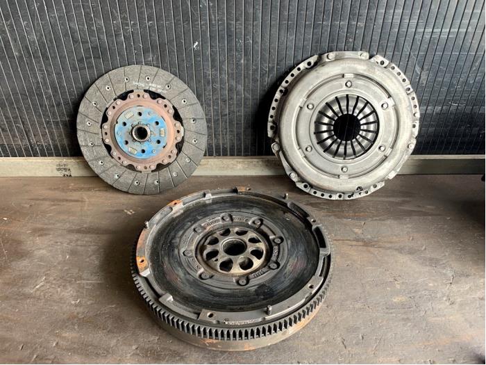 Gebruikte Koppelingsset (compleet) Volkswagen Golf VII (AUA) 2.0 R 4Motion 16V Prijs € 175,00 Margeregeling aangeboden door Autodemontage Gout