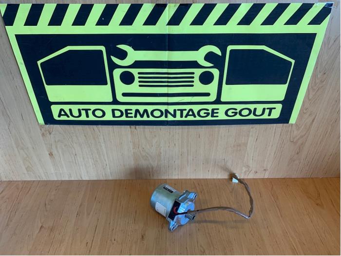 Gebruikte Pomp Servo Peugeot 107 1.0 12V Prijs € 39,99 Margeregeling aangeboden door Autodemontage Gout