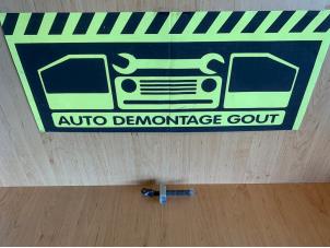 Gebruikte Deurvanger 4Deurs rechts-voor Peugeot 108 1.0 12V Prijs € 5,00 Margeregeling aangeboden door Autodemontage Gout