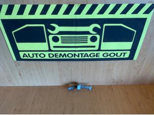 Gebruikte Deurvanger 4Deurs rechts-achter Peugeot 107 1.0 12V Prijs € 5,00 Margeregeling aangeboden door Autodemontage Gout