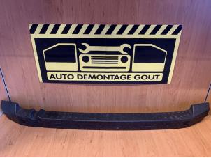 Gebruikte Bumpervulling voor Peugeot 107 1.0 12V Prijs € 14,99 Margeregeling aangeboden door Autodemontage Gout