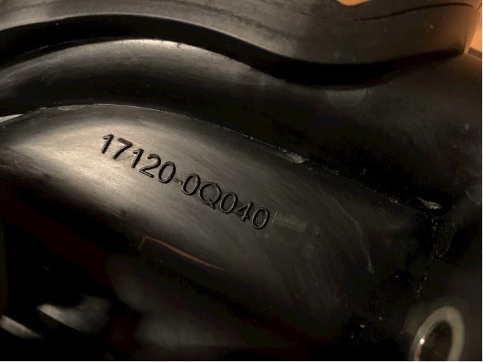 Inlaatspruitstuk van een Peugeot 108 1.0 12V 2018