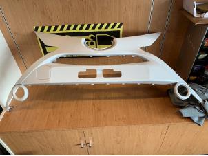 Gebruikte Bumperdeel midden-voor Toyota Aygo (B40) 1.0 12V VVT-i Prijs € 149,99 Margeregeling aangeboden door Autodemontage Gout