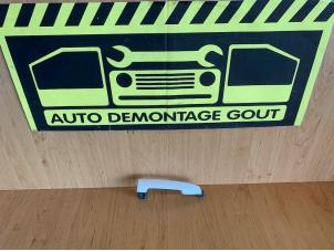 Gebruikte Deurgreep 4Deurs rechts-voor Peugeot 108 1.0 12V Prijs € 9,95 Margeregeling aangeboden door Autodemontage Gout