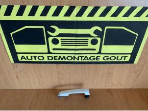 Gebruikte Portiergreep 2Deurs links Peugeot 108 1.0 12V Prijs € 9,95 Margeregeling aangeboden door Autodemontage Gout