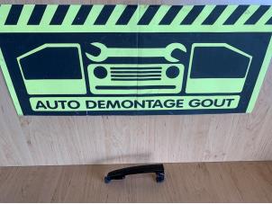 Gebruikte Deurgreep 2Deurs rechts Peugeot 108 1.0 12V Prijs € 9,95 Margeregeling aangeboden door Autodemontage Gout