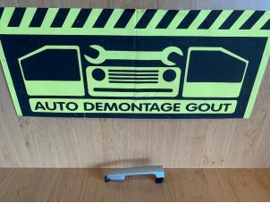 Gebruikte Portiergreep 4Deurs links-voor Peugeot 108 1.0 12V Prijs € 9,95 Margeregeling aangeboden door Autodemontage Gout