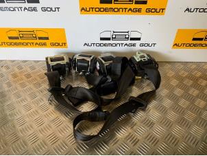 Gebruikte Veiligheidsgordel set voor + achter Audi A4 Cabrio (B7) 2.0 TFSI 20V Prijs € 199,99 Margeregeling aangeboden door Autodemontage Gout