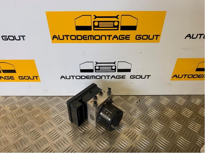 Gebruikte ABS Pomp Audi TT Roadster (8N9) 3.2 V6 24V Quattro Prijs € 75,00 Margeregeling aangeboden door Autodemontage Gout