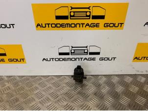 Gebruikte Diversen Mercedes SLK (R170) 2.3 230 K 16V Prijs € 29,99 Margeregeling aangeboden door Autodemontage Gout