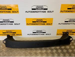 Gebruikte Afdekplaat motor Porsche Cayenne (9PA) 3.2 V6 24V Prijs € 19,99 Margeregeling aangeboden door Autodemontage Gout