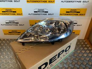 Nieuwe Koplamp links Renault Trafic New (FL) Prijs € 70,01 Inclusief btw aangeboden door Autodemontage Gout