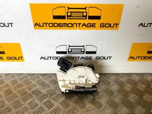 Gebruikte Deurslot Mechaniek 4Deurs rechts-voor Volkswagen Golf VI (5K1) 1.4 TSI 122 16V Prijs € 24,99 Margeregeling aangeboden door Autodemontage Gout