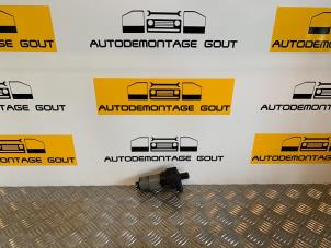 Gebruikte Waterpomp Mercedes V (638.2) V-220 2.2 CDI 16V Prijs € 19,99 Margeregeling aangeboden door Autodemontage Gout