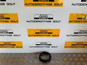 Gebruikte Brandstoftank beugel Volkswagen Polo IV (9N1/2/3) 1.2 12V Prijs € 14,99 Margeregeling aangeboden door Autodemontage Gout
