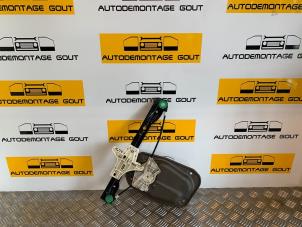 Gebruikte Ruitmechaniek 4Deurs rechts-achter Volkswagen Golf V (1K1) 2.0 GTI 16V FSI Turbo Prijs € 19,99 Margeregeling aangeboden door Autodemontage Gout