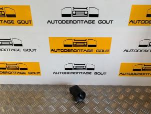Gebruikte Licht Schakelaar Volkswagen Polo IV (9N1/2/3) 1.2 12V Prijs € 14,99 Margeregeling aangeboden door Autodemontage Gout