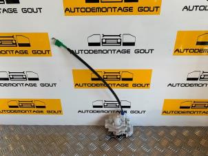 Gebruikte Portierslot Mechaniek 4Deurs links-voor Peugeot Bipper (AA) 1.4 HDi Prijs € 29,99 Margeregeling aangeboden door Autodemontage Gout