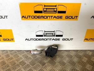 Gebruikte Schakelaar Richtingaanwijzer Austin Mini Open (R52) 1.6 16V Cooper S Prijs € 24,99 Margeregeling aangeboden door Autodemontage Gout