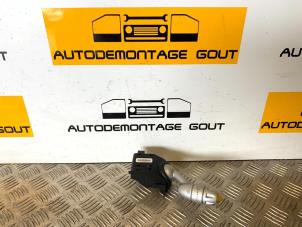 Gebruikte Ruitenwis Schakelaar Austin Mini Open (R52) 1.6 16V Cooper S Prijs € 24,99 Margeregeling aangeboden door Autodemontage Gout