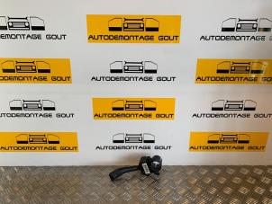 Gebruikte Schakelaar Richtingaanwijzer Volkswagen Golf IV (1J1) 1.9 TDI 110 Prijs € 14,99 Margeregeling aangeboden door Autodemontage Gout