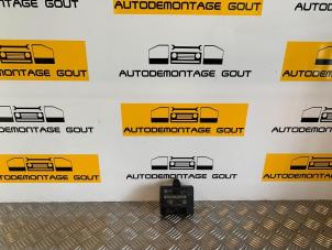 Gebruikte Comfort Module Audi A5 Cabrio (8F7) 2.0 TFSI 16V Prijs € 49,99 Margeregeling aangeboden door Autodemontage Gout