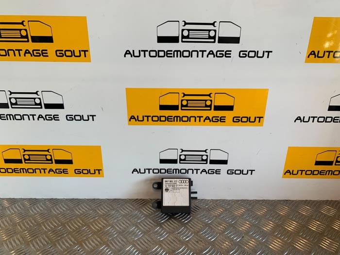 Alarm module van een Audi TT Roadster (8N9) 1.8 20V Turbo Quattro 2001