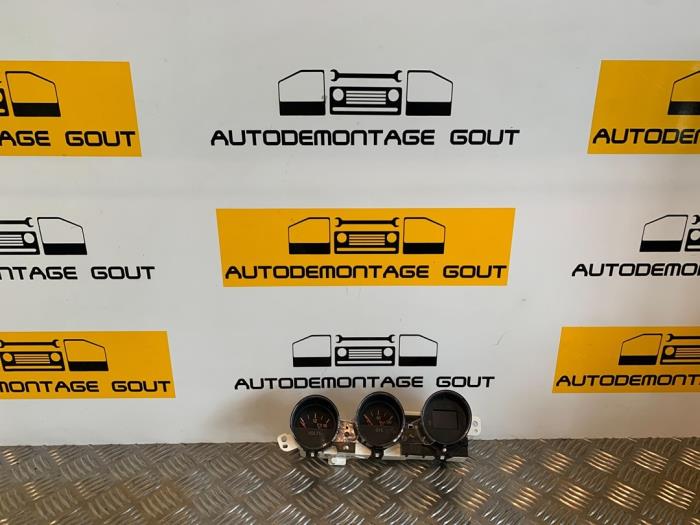 Gebruikte Display Interieur Nissan 350 Z (Z33) 3.5 V6 24V Prijs € 49,99 Margeregeling aangeboden door Autodemontage Gout