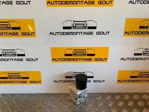 Gebruikte Asbak voor Seat Arona (KJX) 1.0 TSI 12V Prijs € 9,95 Margeregeling aangeboden door Autodemontage Gout