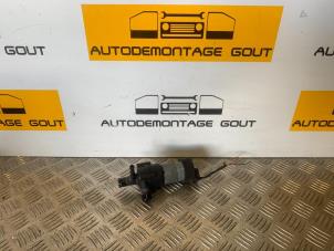 Gebruikte Extra waterpomp Mercedes CLK (W209) 1.8 200K 16V Prijs € 45,00 Margeregeling aangeboden door Autodemontage Gout