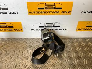 Gebruikte Veiligheidsgordel rechts-voor Volkswagen Golf V 4Motion (1K1) 3.2 R32 V6 24V Prijs € 35,00 Margeregeling aangeboden door Autodemontage Gout