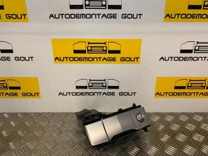 Gebruikte Asbak voor Chrysler Crossfire Roadster 3.2 V6 18V Prijs € 124,99 Margeregeling aangeboden door Autodemontage Gout