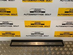 Gebruikte Afdeklijst dorpel links Chrysler Crossfire Roadster 3.2 V6 18V Prijs € 74,99 Margeregeling aangeboden door Autodemontage Gout