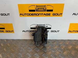 Gebruikte Deurslot Mechaniek 4Deurs links-voor Seat Leon (1M1) 1.6 16V Prijs € 19,99 Margeregeling aangeboden door Autodemontage Gout
