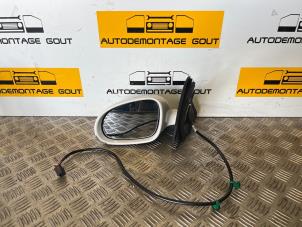 Gebruikte Buitenspiegel links Volkswagen Golf V (1K1) 1.9 TDI Prijs € 39,99 Margeregeling aangeboden door Autodemontage Gout