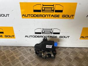 Gebruikte Deurslot Mechaniek 4Deurs rechts-voor Volkswagen Golf V (1K1) 1.9 TDI Prijs € 19,99 Margeregeling aangeboden door Autodemontage Gout