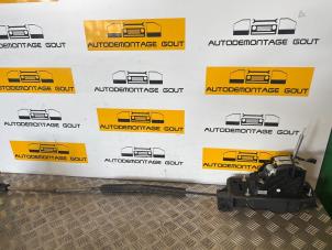 Gebruikte Selectiehendel automaat Volkswagen Touran (1T1/T2) 1.6 FSI 16V Prijs € 75,00 Margeregeling aangeboden door Autodemontage Gout