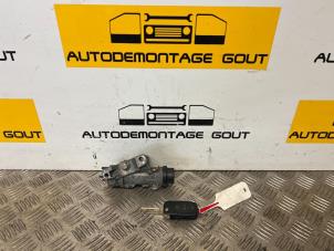 Gebruikte Kontaktslot + Sleutel Audi TT (8N3) 3.2 V6 24V Quattro Prijs € 45,00 Margeregeling aangeboden door Autodemontage Gout