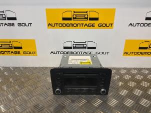 Gebruikte Radio CD Speler Audi A3 Sportback (8PA) Prijs € 59,99 Margeregeling aangeboden door Autodemontage Gout