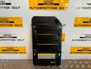 Gebruikte Accu afdekkap Mercedes Sprinter Prijs € 24,99 Margeregeling aangeboden door Autodemontage Gout