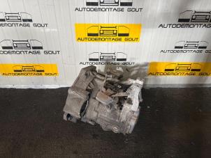 Gebruikte Versnellingsbak Volkswagen Passat (3C2) 1.9 TDI Prijs € 229,99 Margeregeling aangeboden door Autodemontage Gout