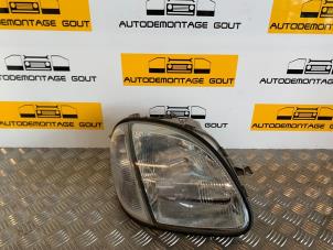 Gebruikte Koplamp rechts Mercedes SLK (R170) Prijs € 59,99 Margeregeling aangeboden door Autodemontage Gout