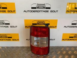 Gebruikte Achterlicht links Volkswagen Caddy III (2KA,2KH,2CA,2CH) 2.0 TDI DPF Prijs € 15,00 Margeregeling aangeboden door Autodemontage Gout