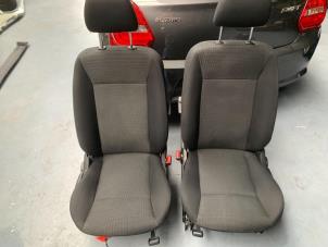 Gebruikte Voorstoelen links + rechts Mercedes A (W169) Prijs € 149,99 Margeregeling aangeboden door Autodemontage Gout