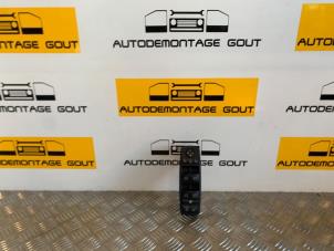 Gebruikte Elektrisch Raam Schakelaar Mercedes B (W245,242) Prijs € 39,99 Margeregeling aangeboden door Autodemontage Gout